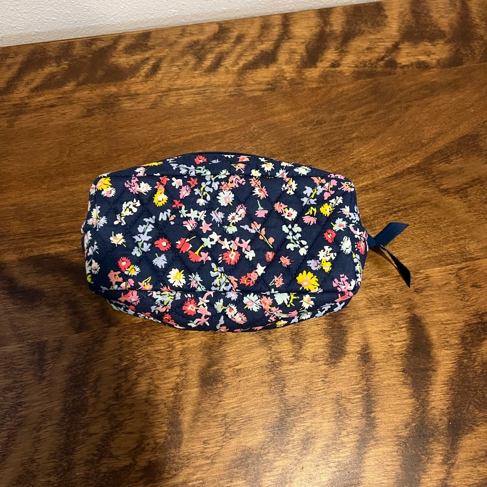 Vera Bradley floral cosmetic bag BIN AF